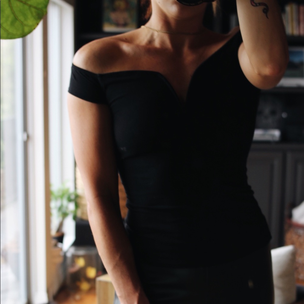 Off the shoulder sweetheart top